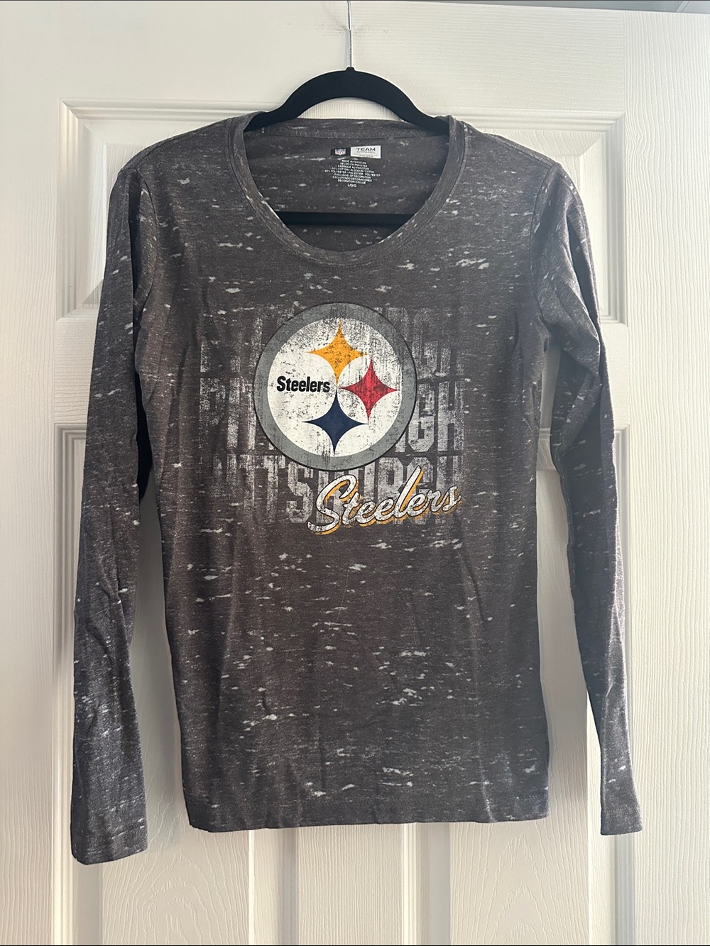 Team Apparel Women's Gray Heather NFL Label Tee
